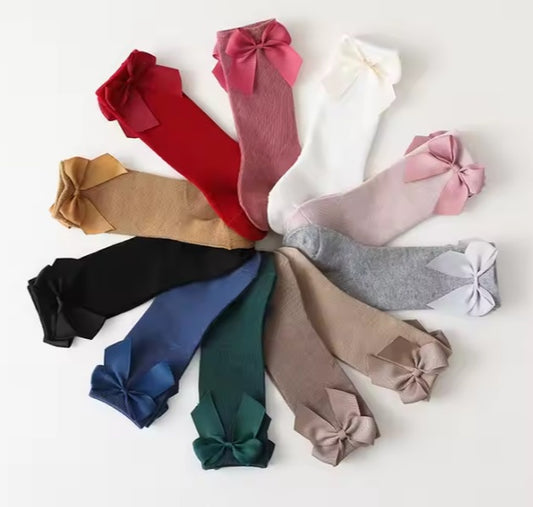 Straight Edge Knee High Socks w/Bow